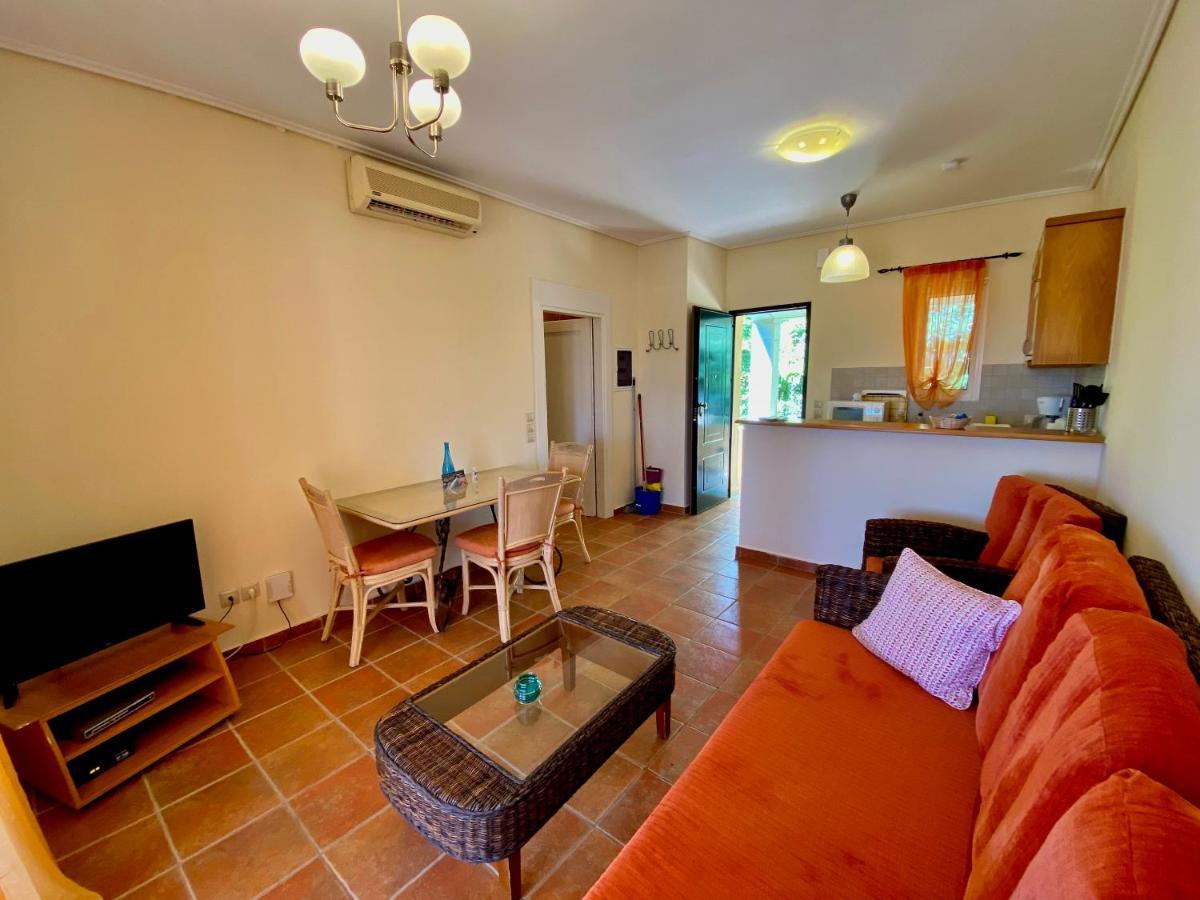 La Riviera Barbati Seaside Apartments & Villas Luaran gambar