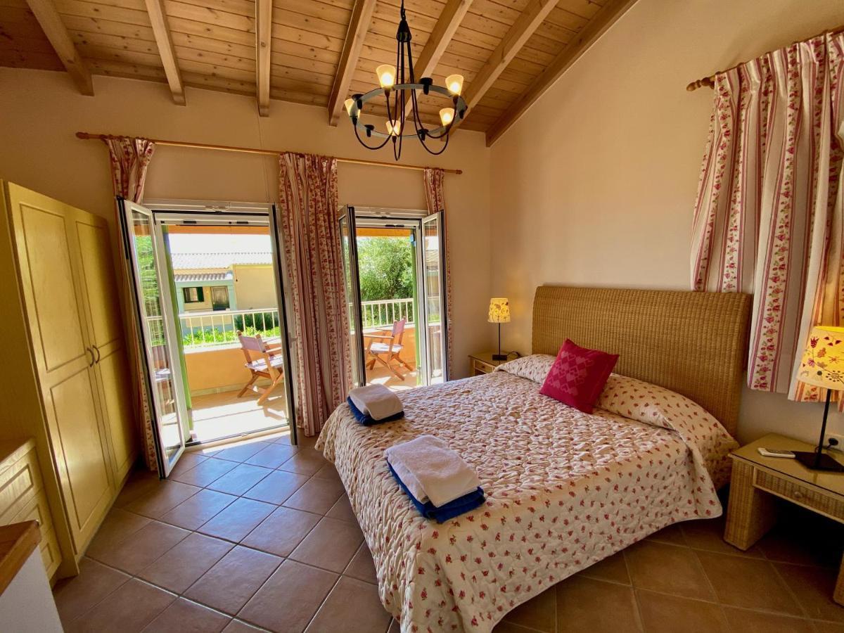 La Riviera Barbati Seaside Apartments & Villas Luaran gambar