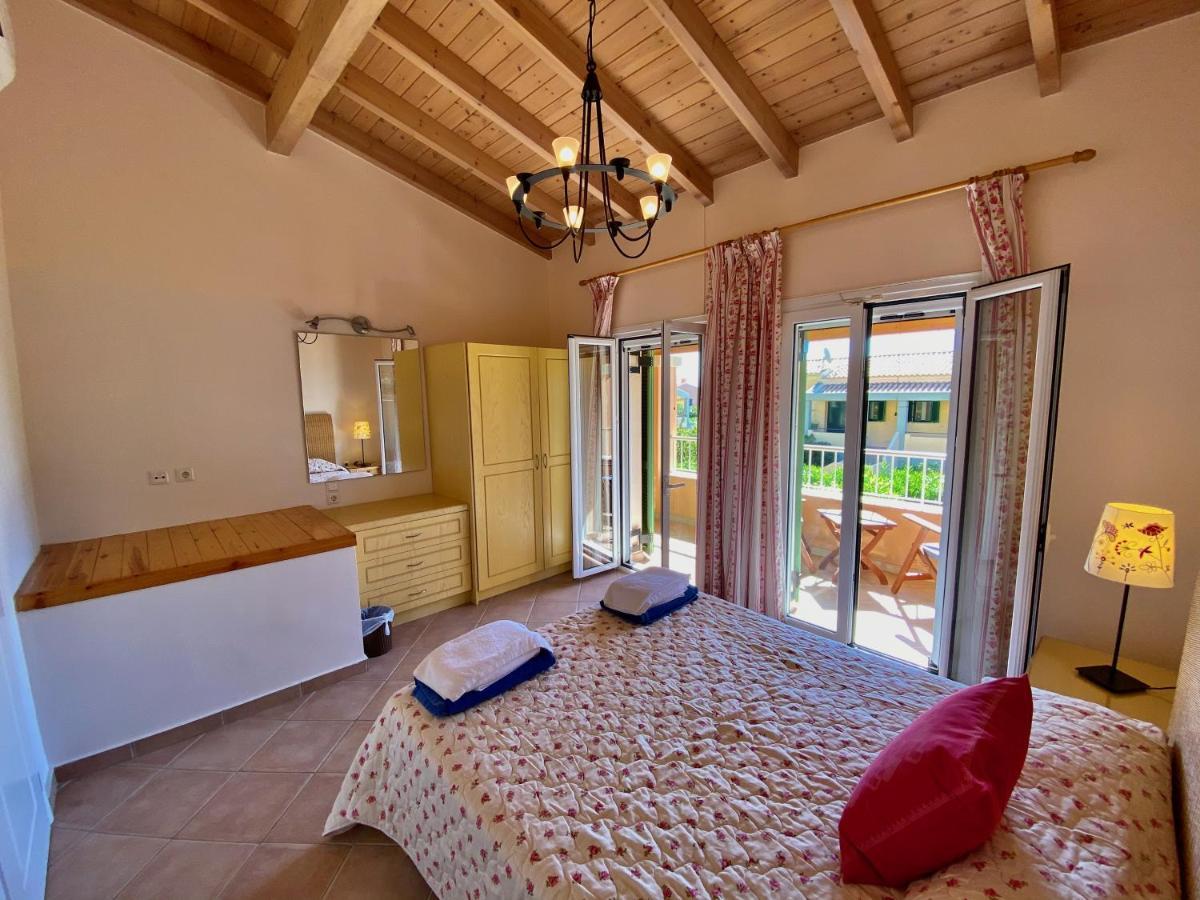 La Riviera Barbati Seaside Apartments & Villas Luaran gambar