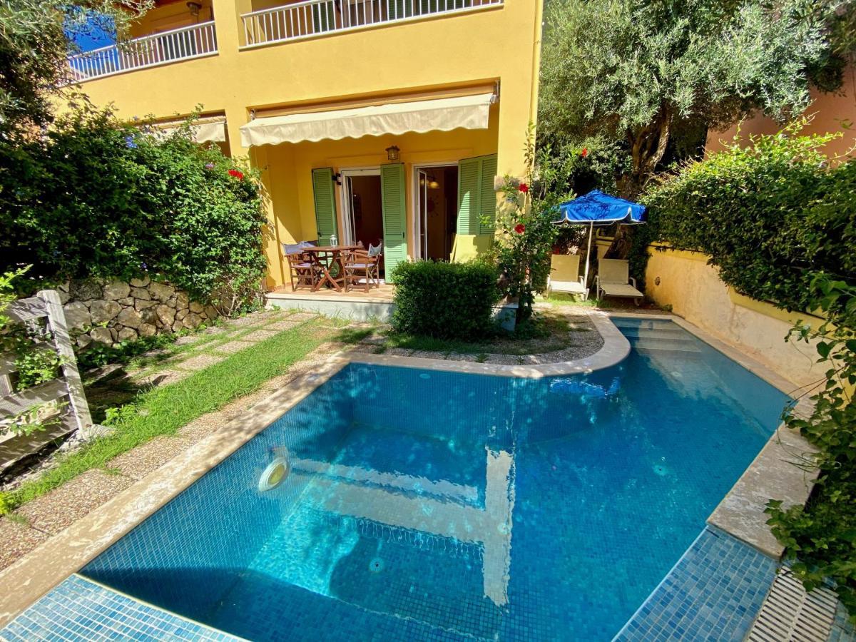 La Riviera Barbati Seaside Apartments & Villas Luaran gambar